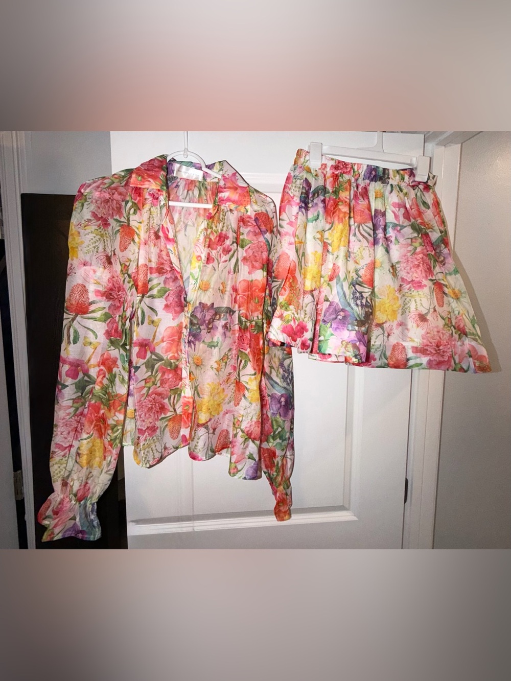 Women’s semi sheer floral skirt set size L. EUC
